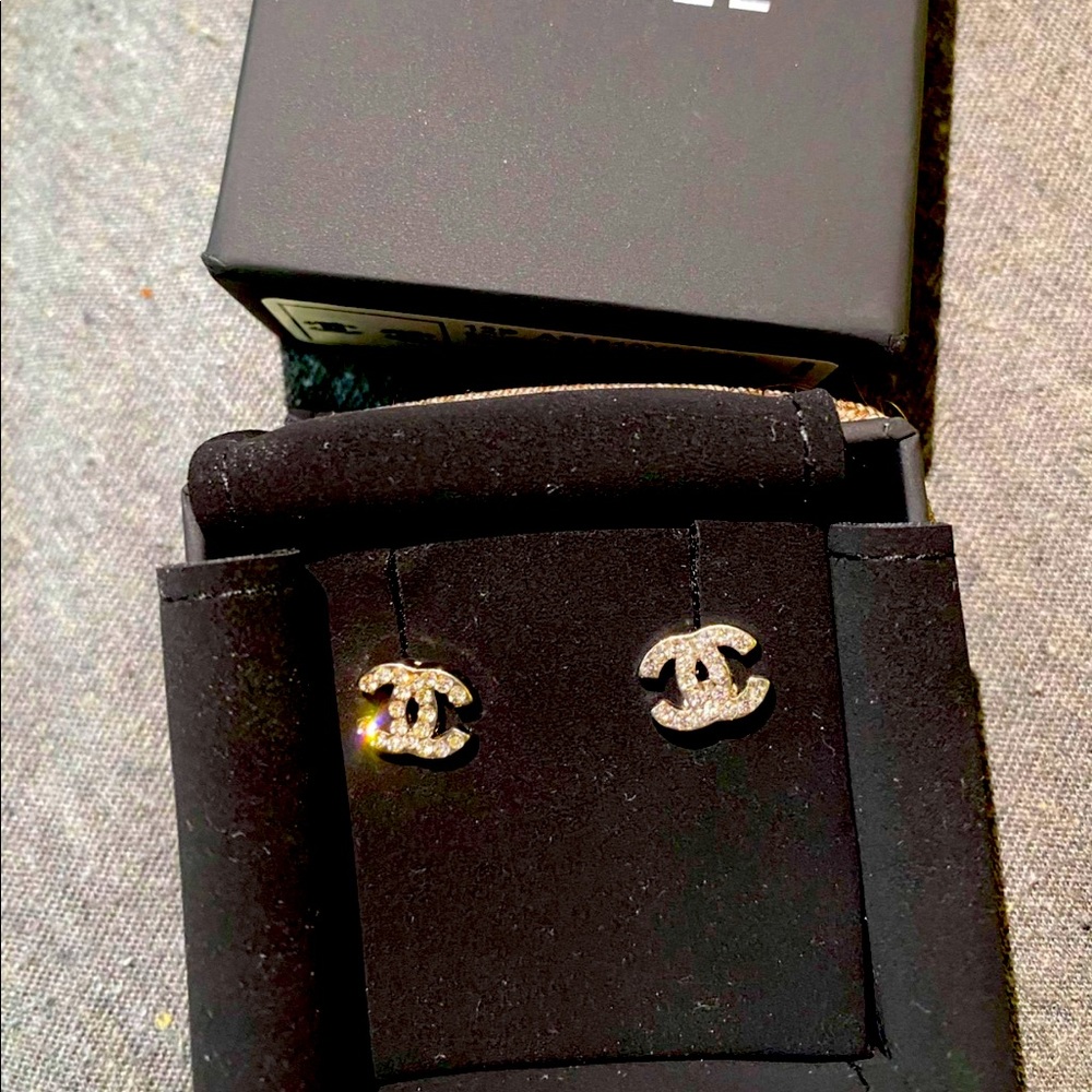 ❌SOLD❌ Authentic Chanel earrings